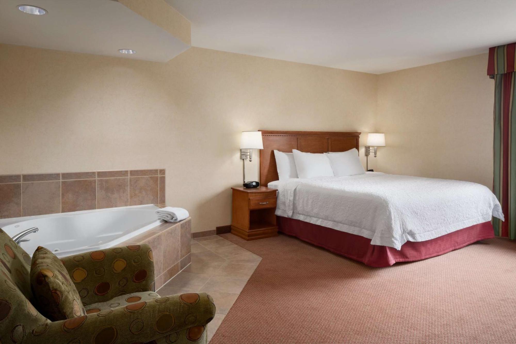 Hampton Inn Belle Vernon Extérieur photo