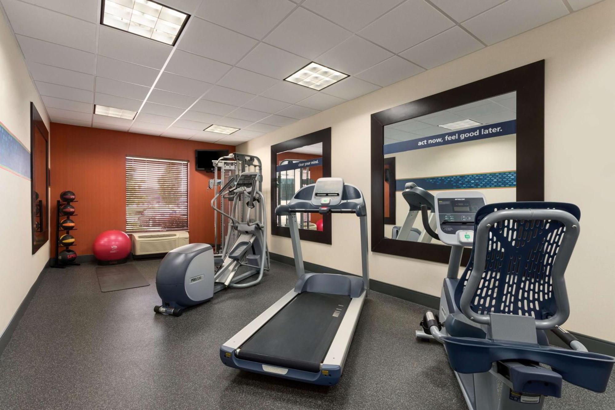 Hampton Inn Belle Vernon Extérieur photo